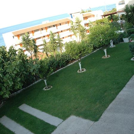 Makis Studios & Apartments Poros  Exterior foto